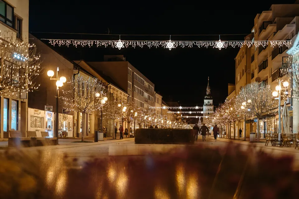 Kompletní zajištění světelných dekorací – 12
